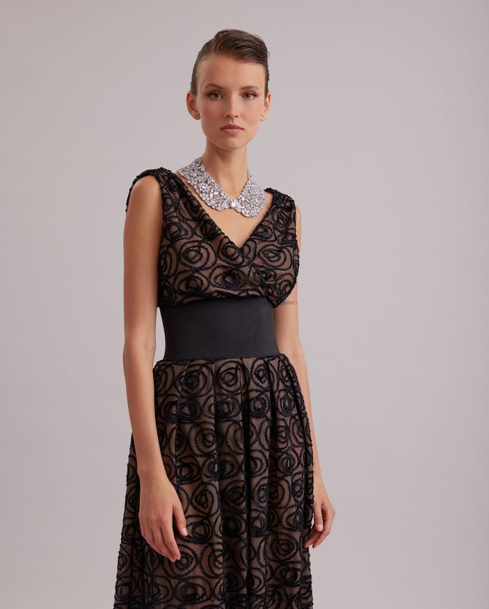 הַלבָּשָׁה Anne Fontaine שמלת מוזה שמלה נשפכת ללא שרוולים עם שכבת רשת רקומה עם ורדים מקטיפה שָׁחוֹר נשים DL8V8L103