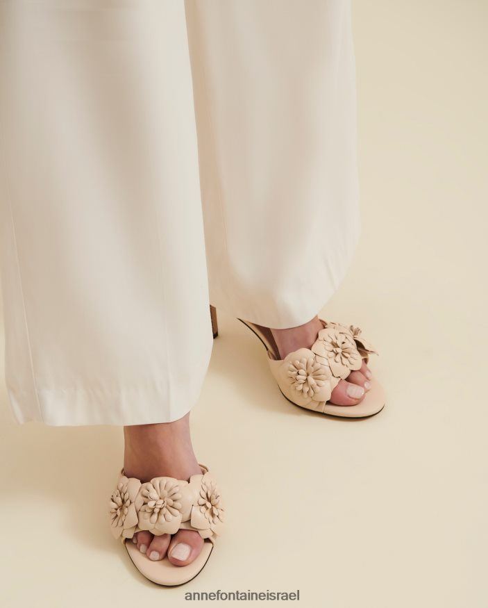 נעליים Anne Fontaine נעלי סנדל מעור עקב קמומיל עם פרחים תלת מימדיים בז'/חול נשים DL8V8L33